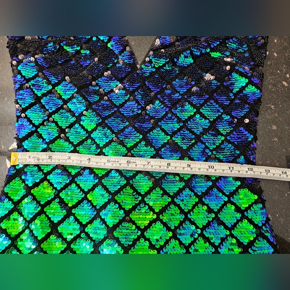 FASHION NOVA Mermaid Mini V-neck Spaghetti Straps Backless Sequins Dress. Small - Picture 10 of 11